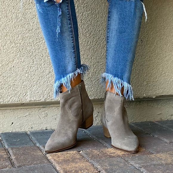 Distressed Genuine Leather Kitten Heel Ankle Boots - Picture 7 of 13